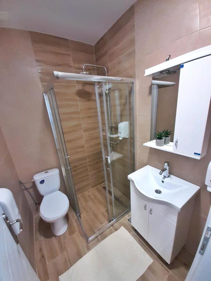 Pool And Villa Splav Dunavac Futog Bagian luar foto
